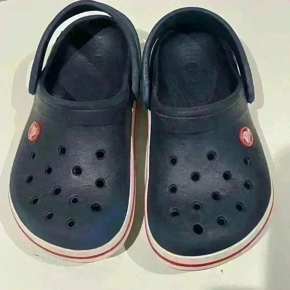 CROCS KIDS unisex size J1